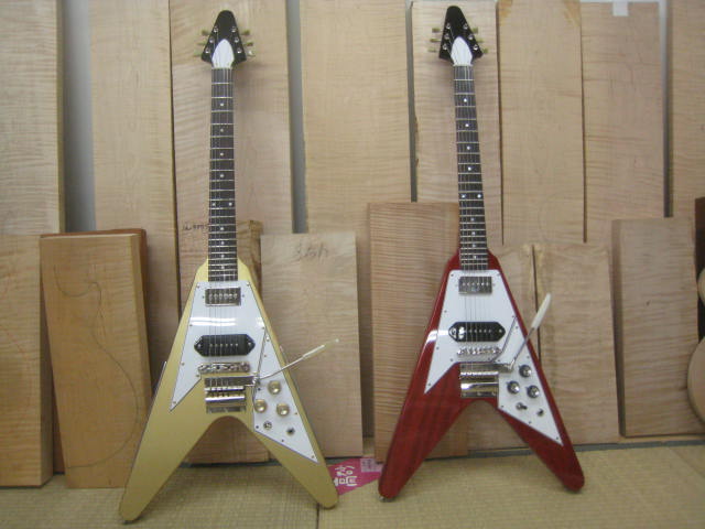 限定1点/赤フライングV/hideさん機材紹介登場機の再現品 限定1点/赤フライングV/hideさん機材紹介登場機の再現品 - メルカリ